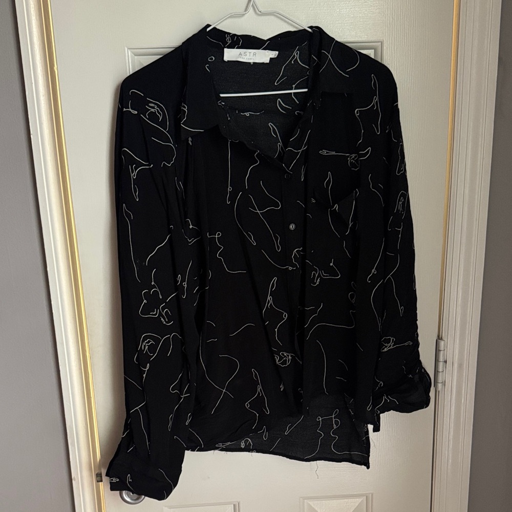 ASTR the Label Black and White Abstract Button-Down Shirt